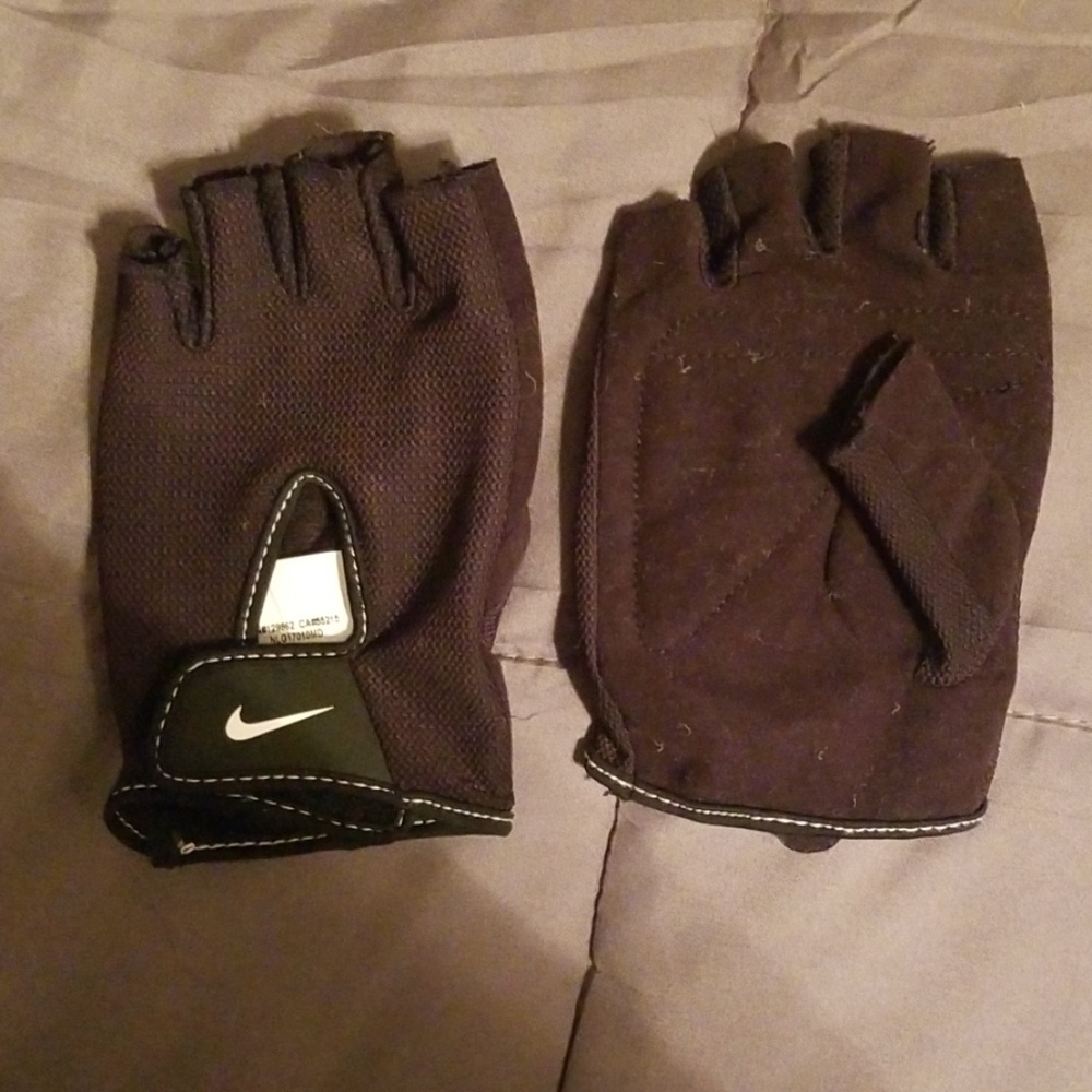 Nike training gloves